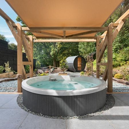 Aphrodites Group - Luxury Hot Tub Suites In Central Lake District! Bowness-on-Windermere Ngoại thất bức ảnh