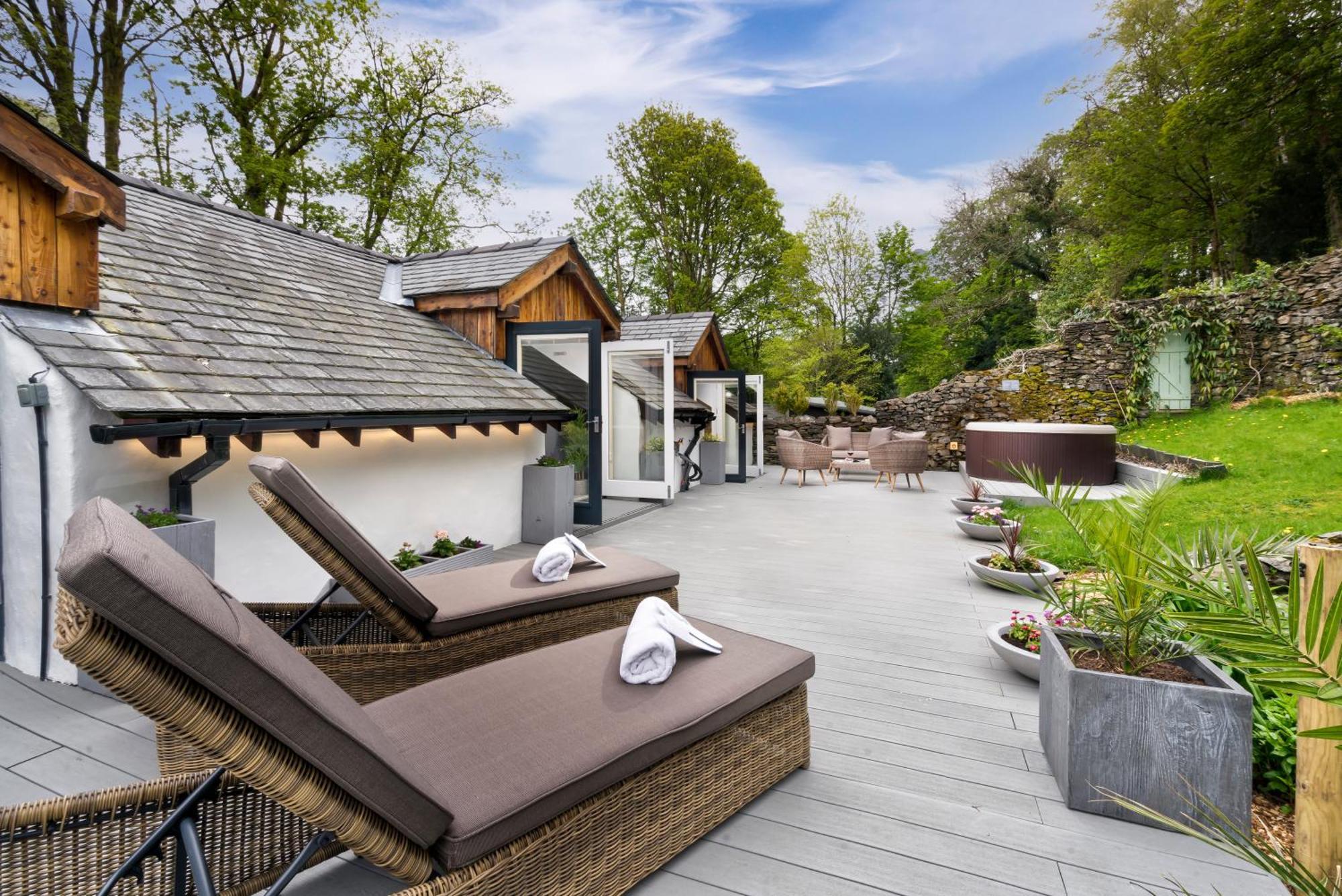 Aphrodites Group - Luxury Hot Tub Suites In Central Lake District! Bowness-on-Windermere Ngoại thất bức ảnh