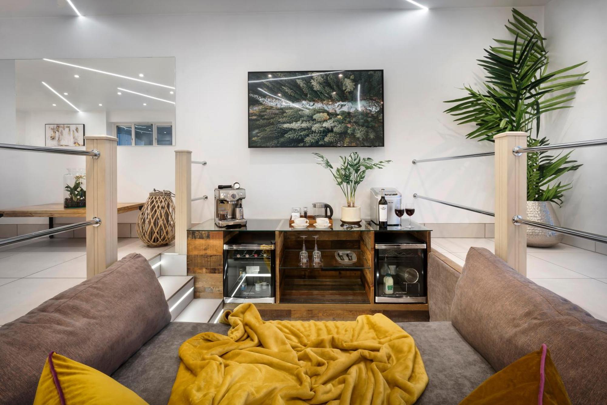 Aphrodites Group - Luxury Hot Tub Suites In Central Lake District! Bowness-on-Windermere Ngoại thất bức ảnh
