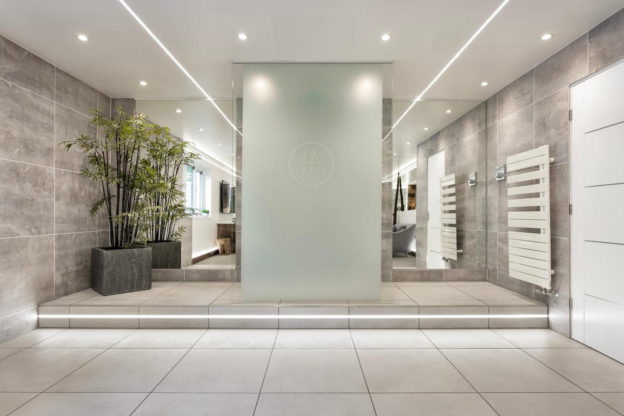 Aphrodites Group - Luxury Hot Tub Suites In Central Lake District! Bowness-on-Windermere Ngoại thất bức ảnh