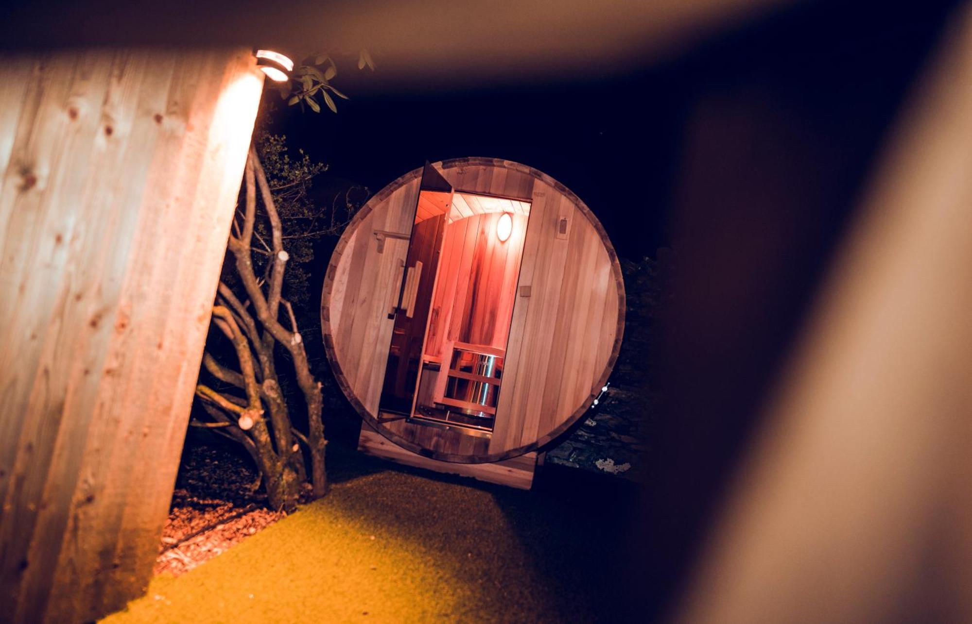 Aphrodites Group - Luxury Hot Tub Suites In Central Lake District! Bowness-on-Windermere Ngoại thất bức ảnh