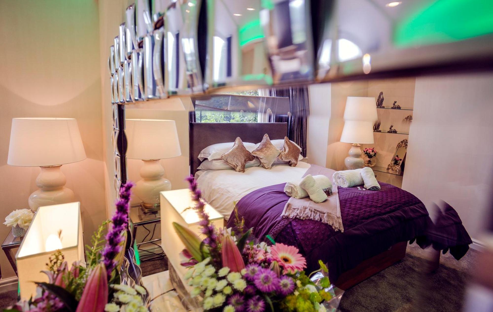 Aphrodites Group - Luxury Hot Tub Suites In Central Lake District! Bowness-on-Windermere Ngoại thất bức ảnh