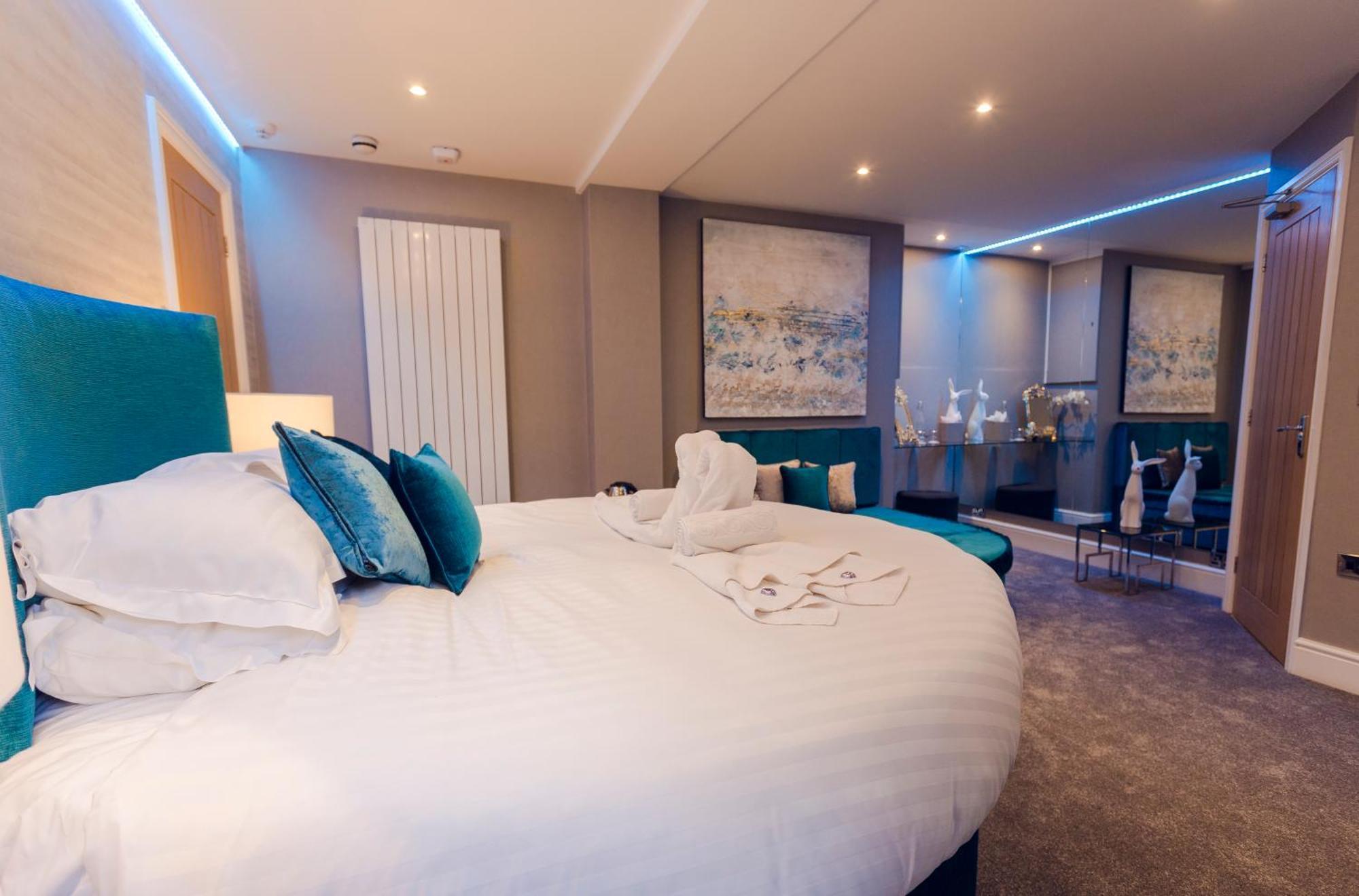 Aphrodites Group - Luxury Hot Tub Suites In Central Lake District! Bowness-on-Windermere Ngoại thất bức ảnh