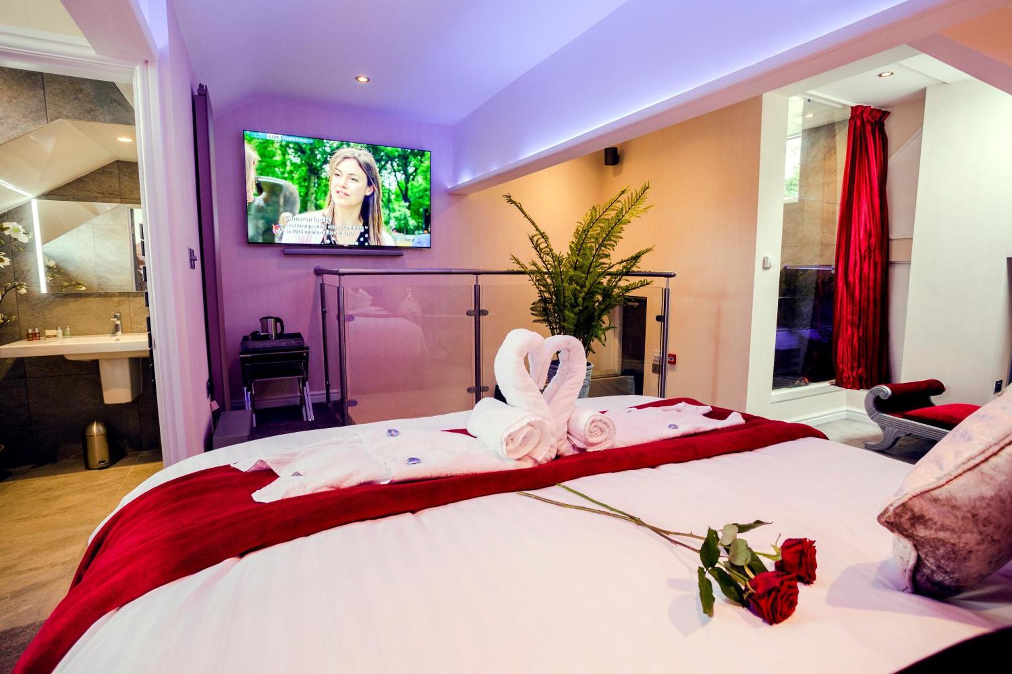 Aphrodites Group - Luxury Hot Tub Suites In Central Lake District! Bowness-on-Windermere Ngoại thất bức ảnh