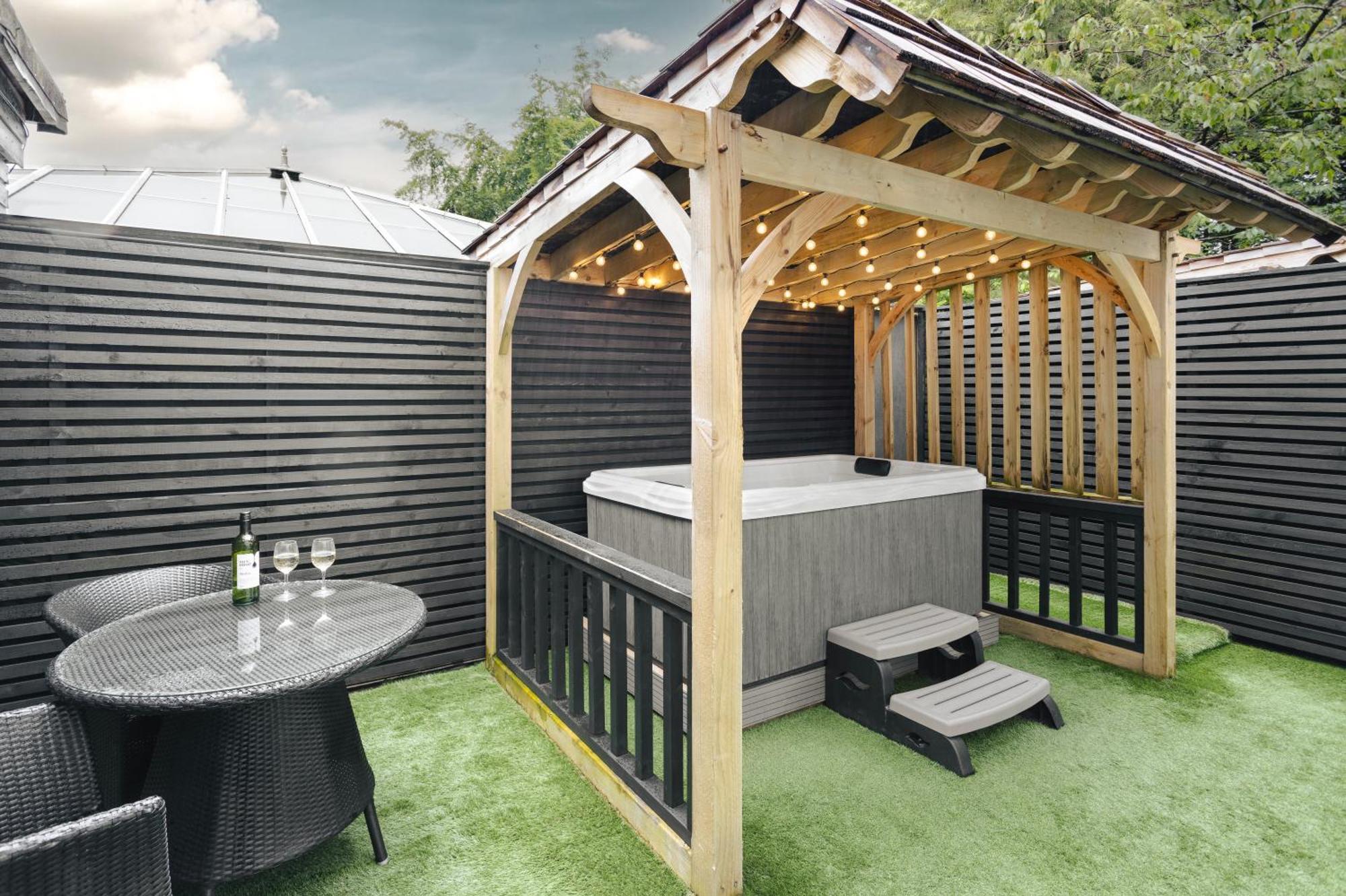 Aphrodites Group - Luxury Hot Tub Suites In Central Lake District! Bowness-on-Windermere Ngoại thất bức ảnh