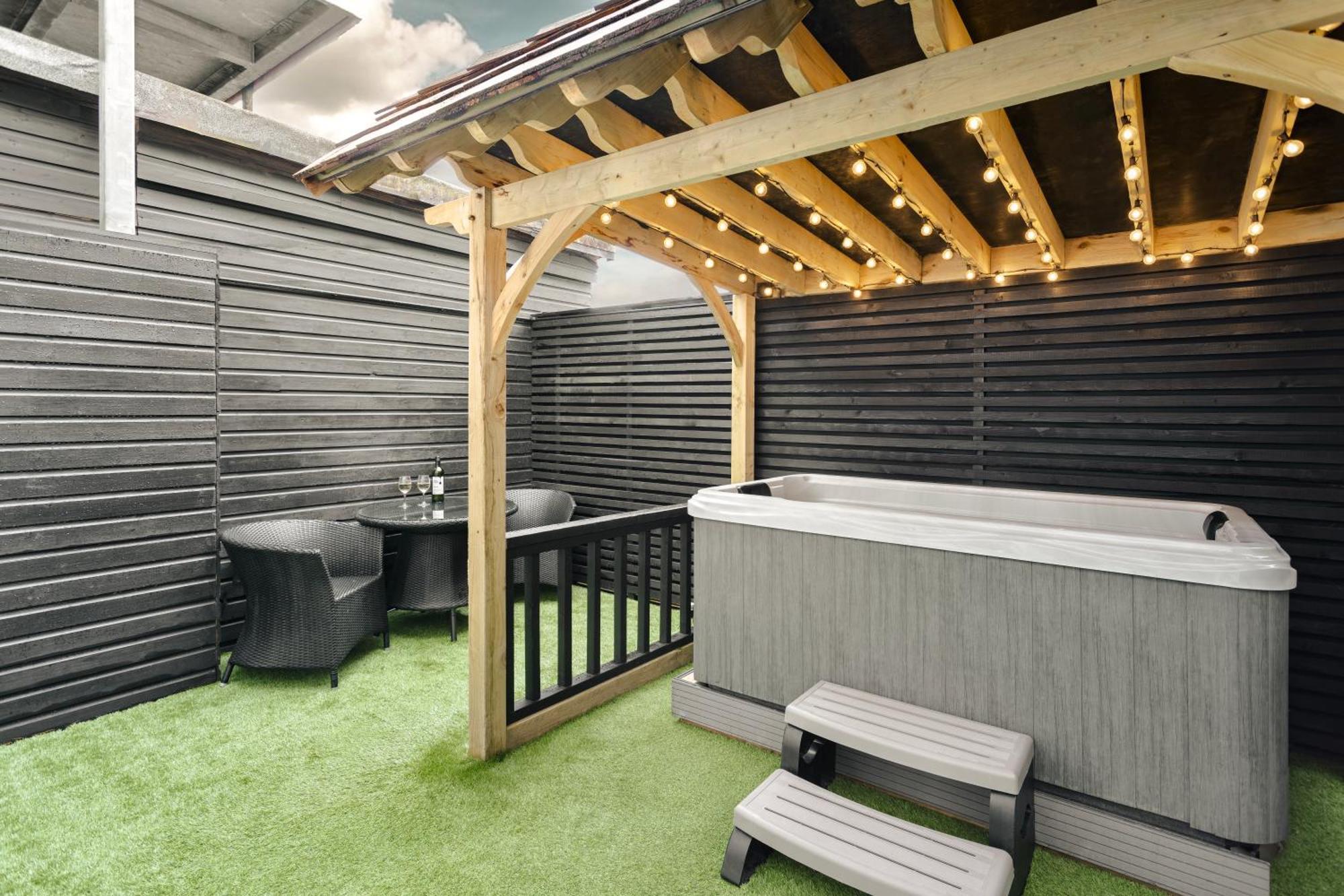 Aphrodites Group - Luxury Hot Tub Suites In Central Lake District! Bowness-on-Windermere Ngoại thất bức ảnh